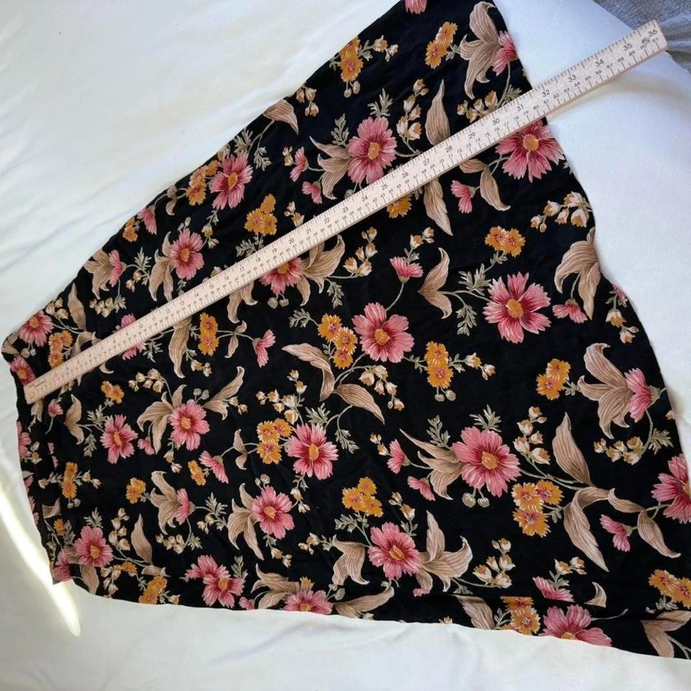 90s villager black floral midi skirt size 12‎ petite
